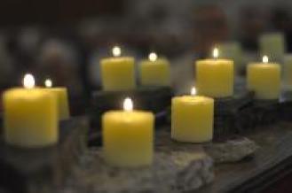 Candle Lighting to Remember those Lost in the Holocaust